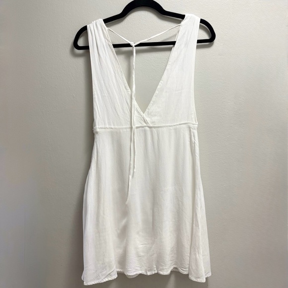 Mendocino Gilbert White Mini Dress Elegant Linen‑Look Summer Women’s Size M - Picture 2 of 14